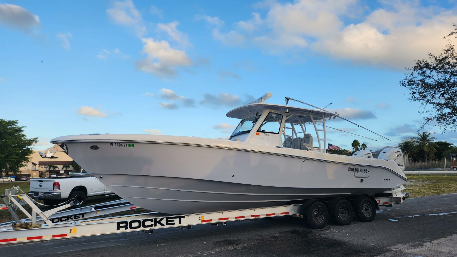 35ft Everglades Yacht For Sale