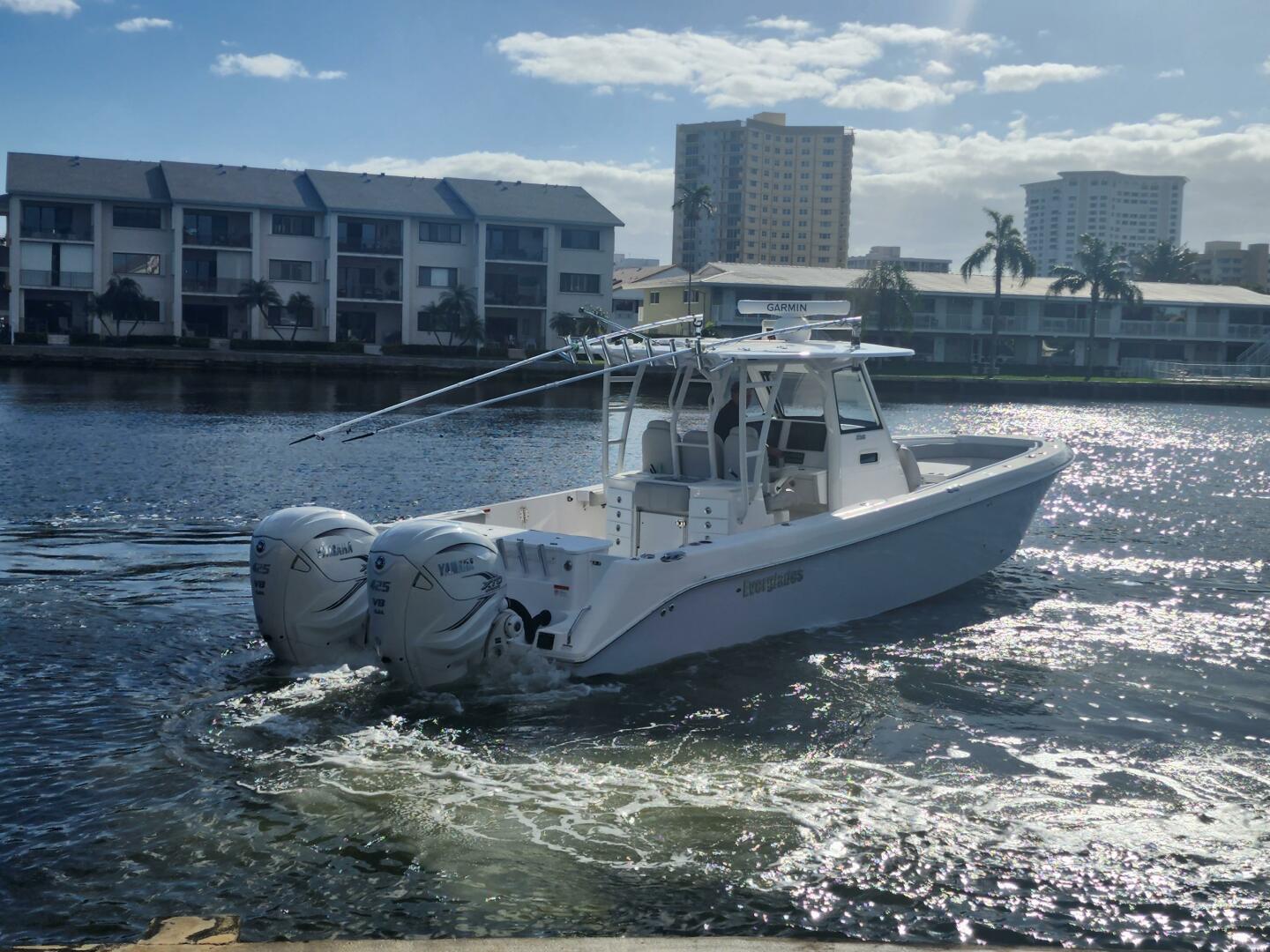 35ft Everglades Yacht For Sale