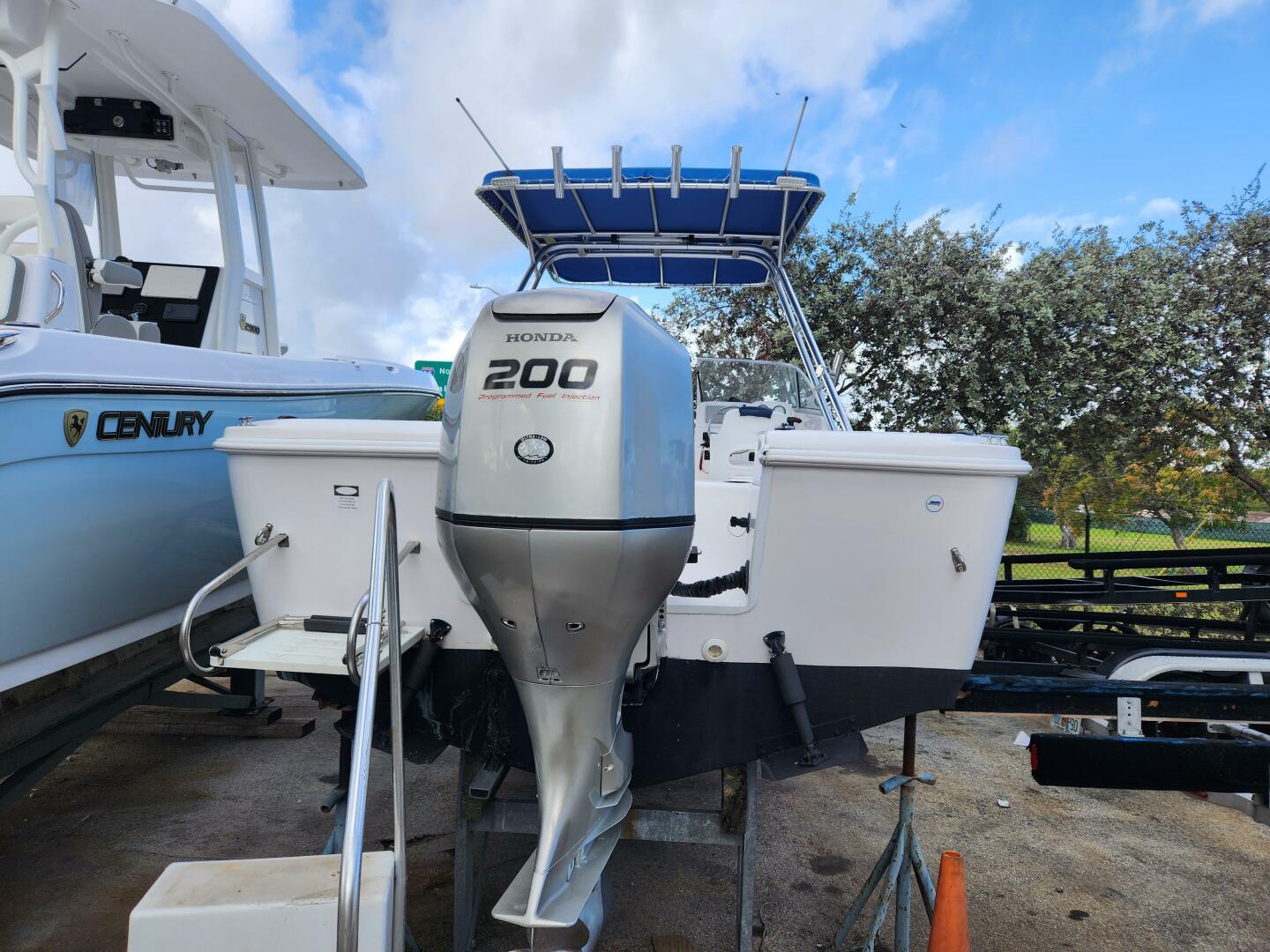 22ft Pro Line Yacht For Sale