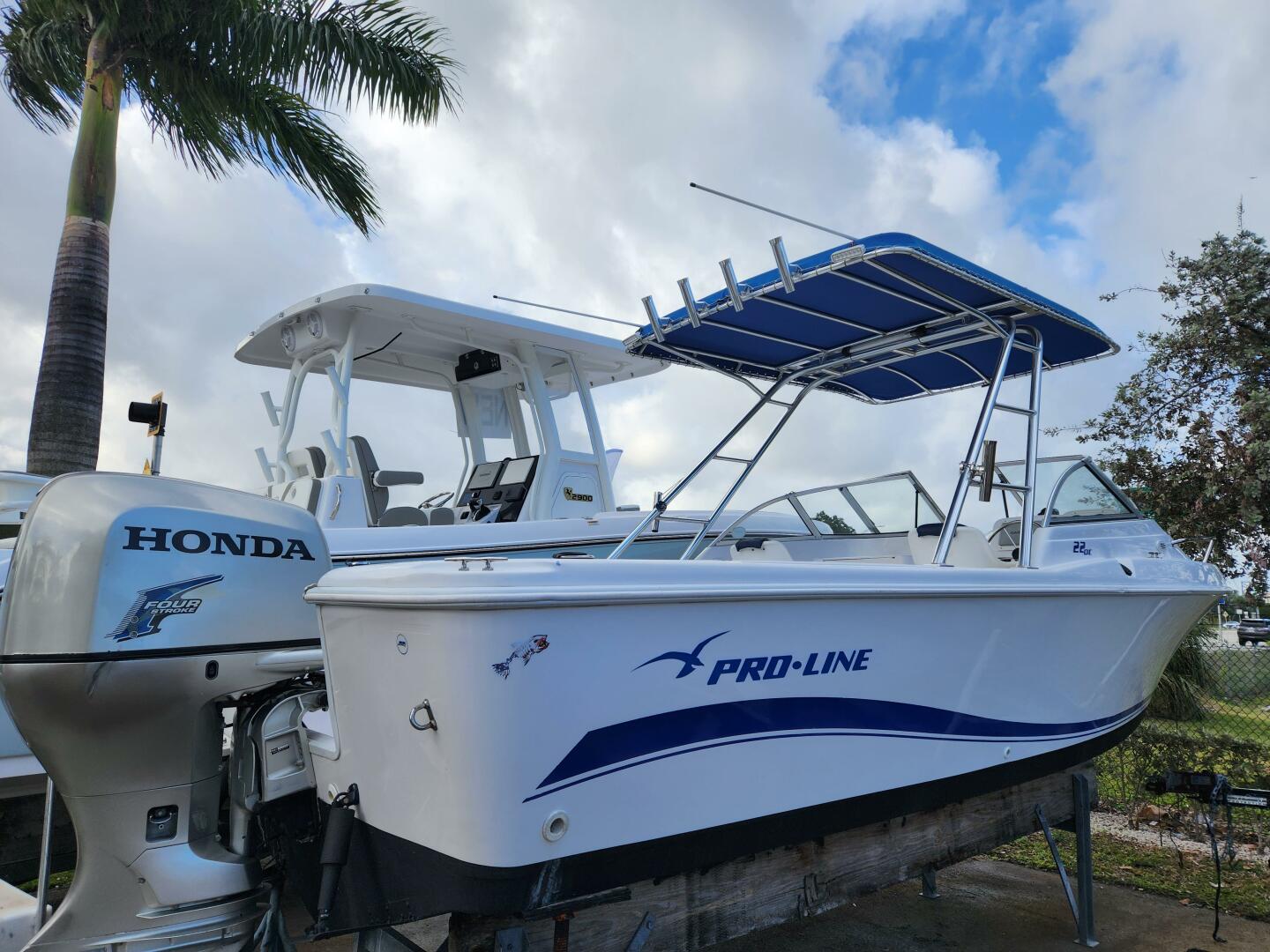 22ft Pro Line Yacht For Sale