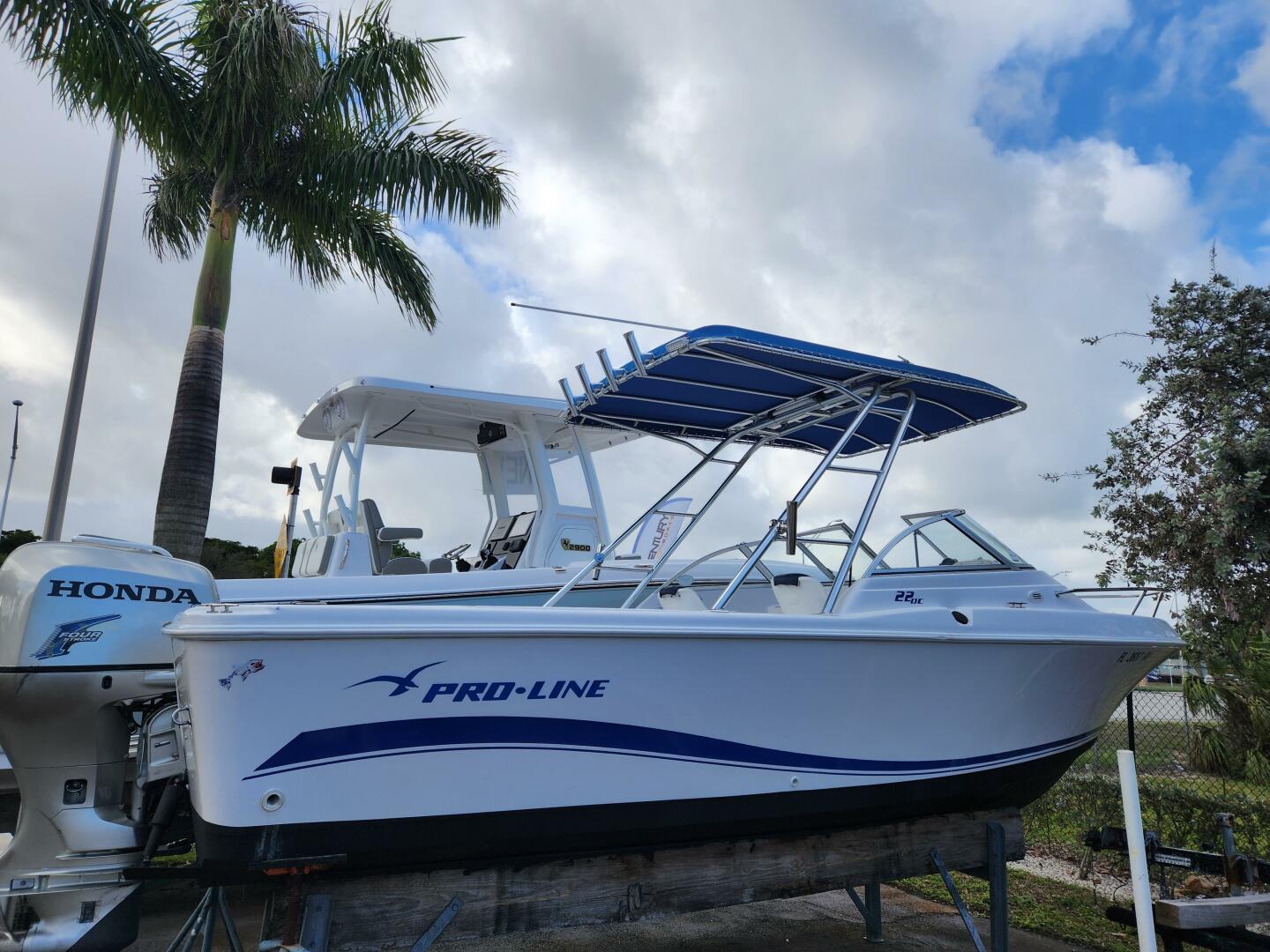 22ft Pro Line Yacht For Sale