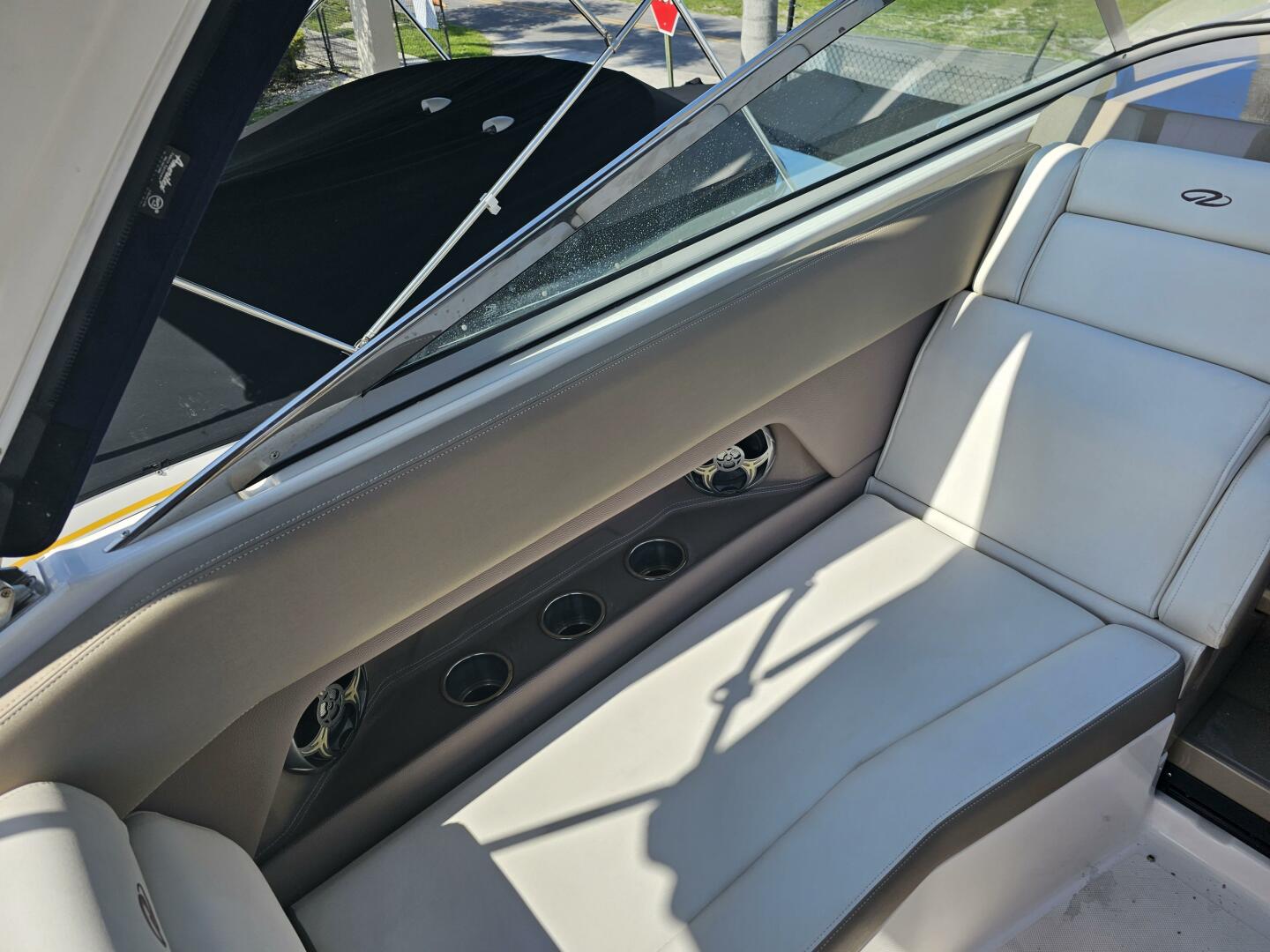 28ft Regal Yacht For Sale