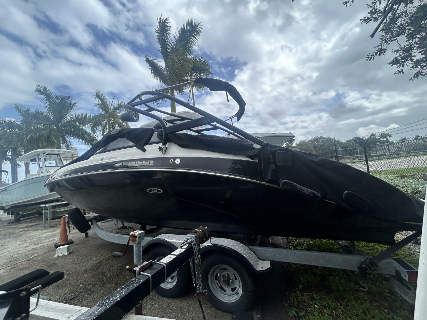 24ft Yamaha Boats Yacht For Sale