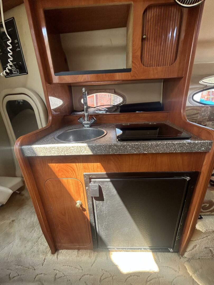 27ft Rinker Yacht For Sale