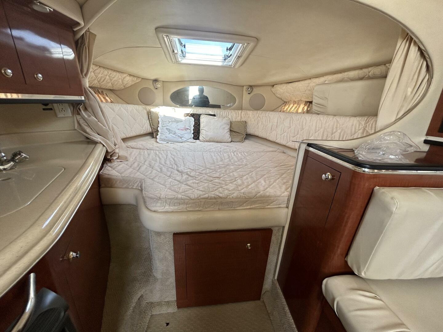 29ft Sea Ray Yacht For Sale