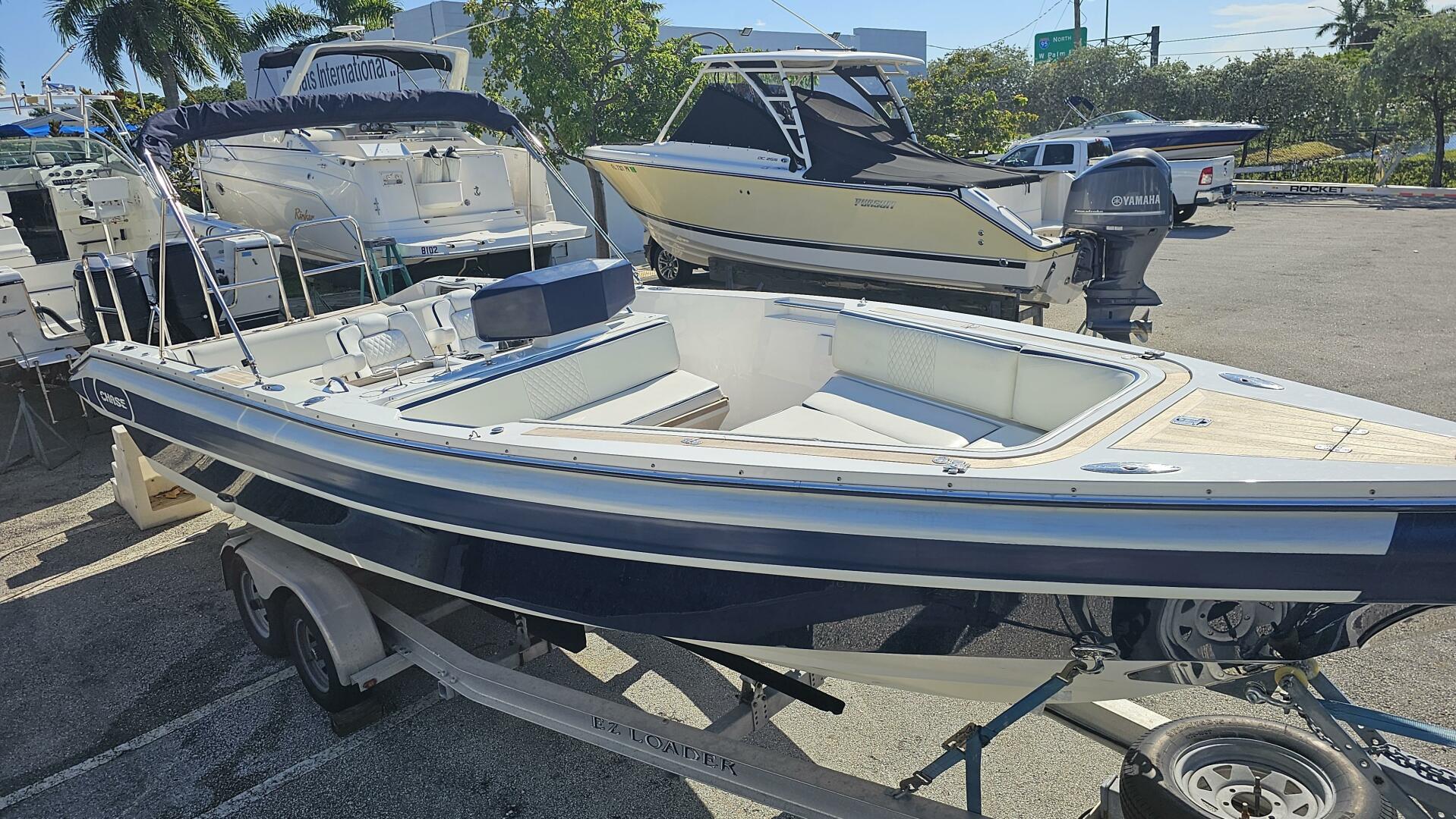 27ft Novurania Yacht For Sale