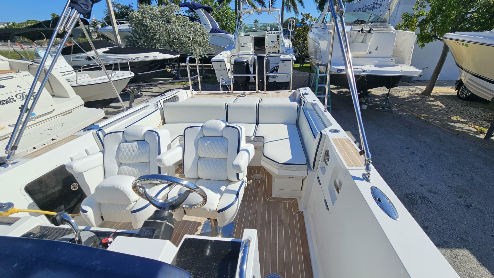 27ft Novurania Yacht For Sale