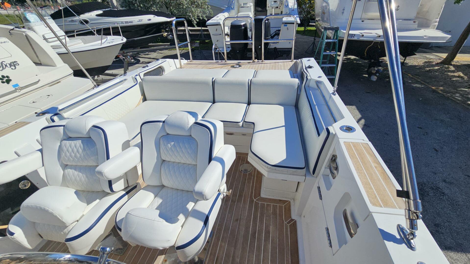 27ft Novurania Yacht For Sale