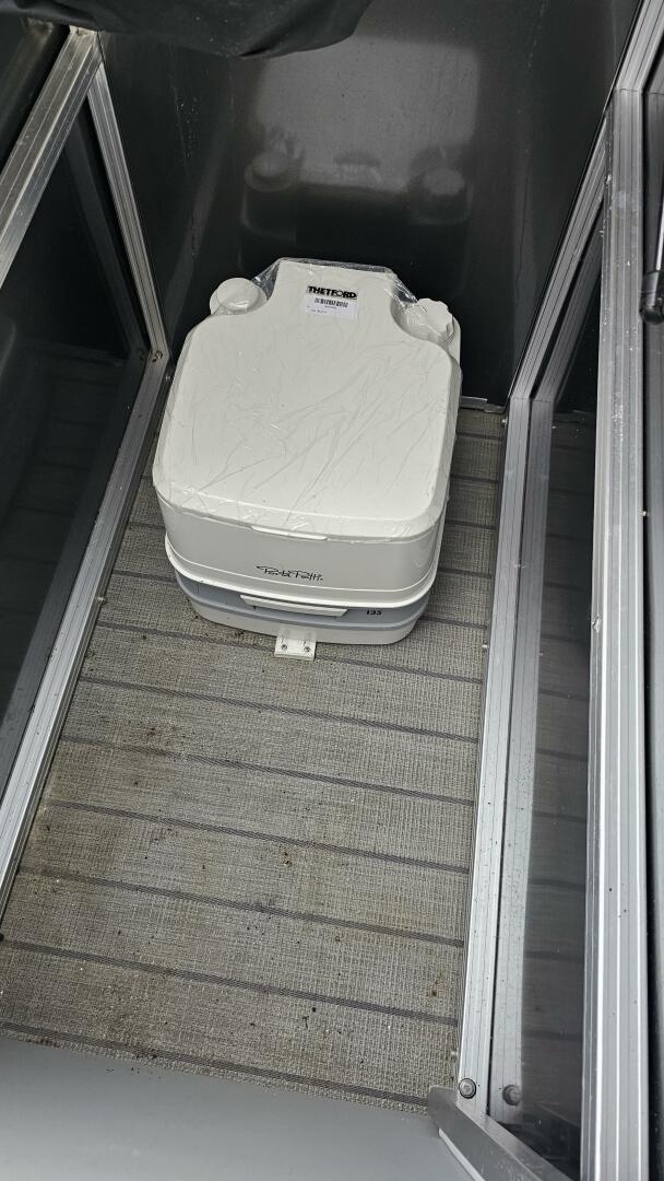 27ft Tahoe Yacht For Sale