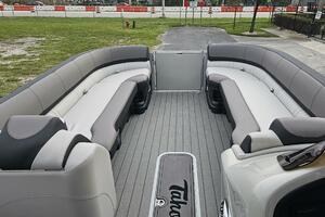 27ft Tahoe Yacht For Sale