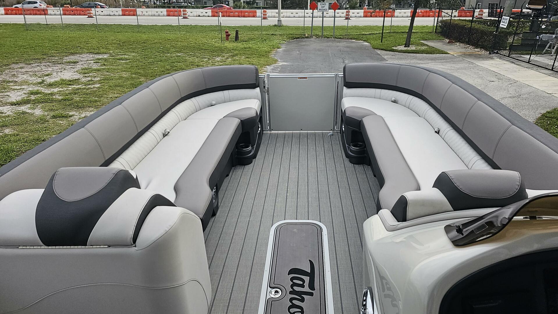 27ft Tahoe Yacht For Sale