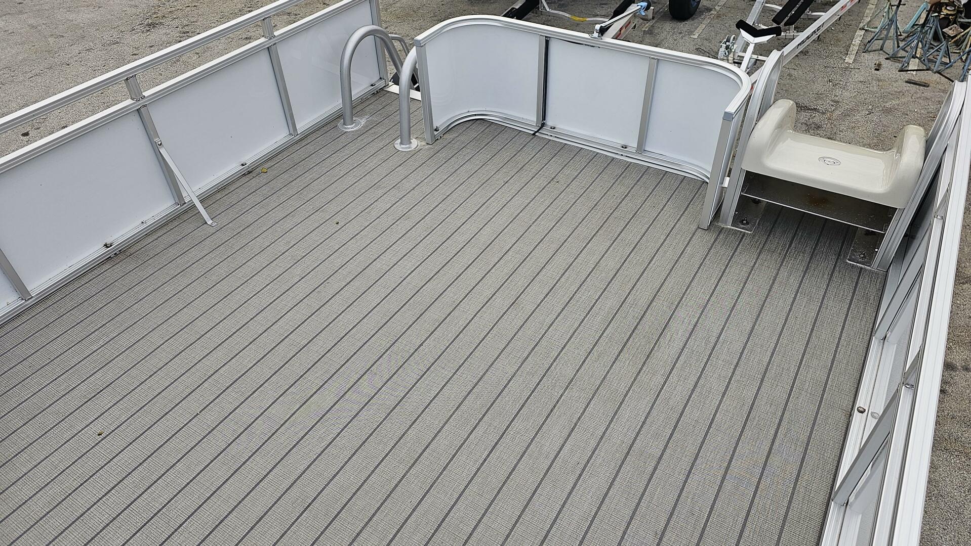 27ft Tahoe Yacht For Sale