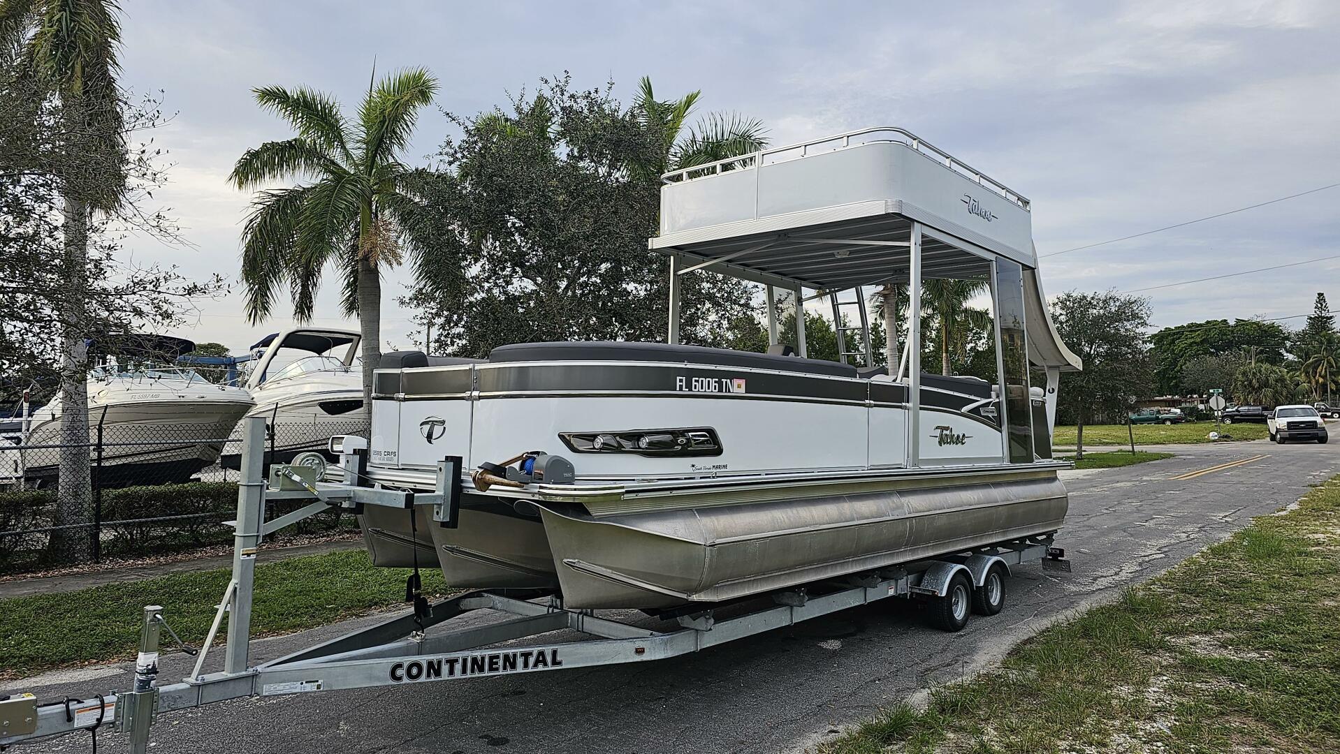 27ft Tahoe Yacht For Sale