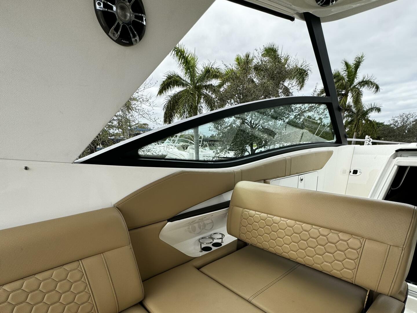 32ft Sea Ray Yacht For Sale