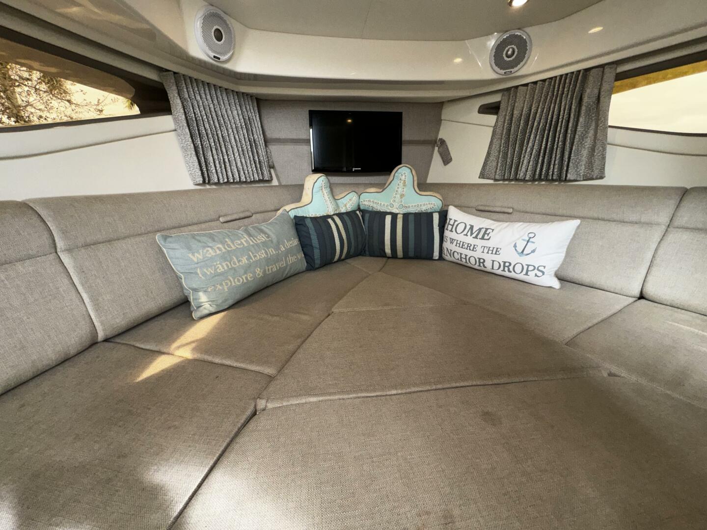 32ft Sea Ray Yacht For Sale