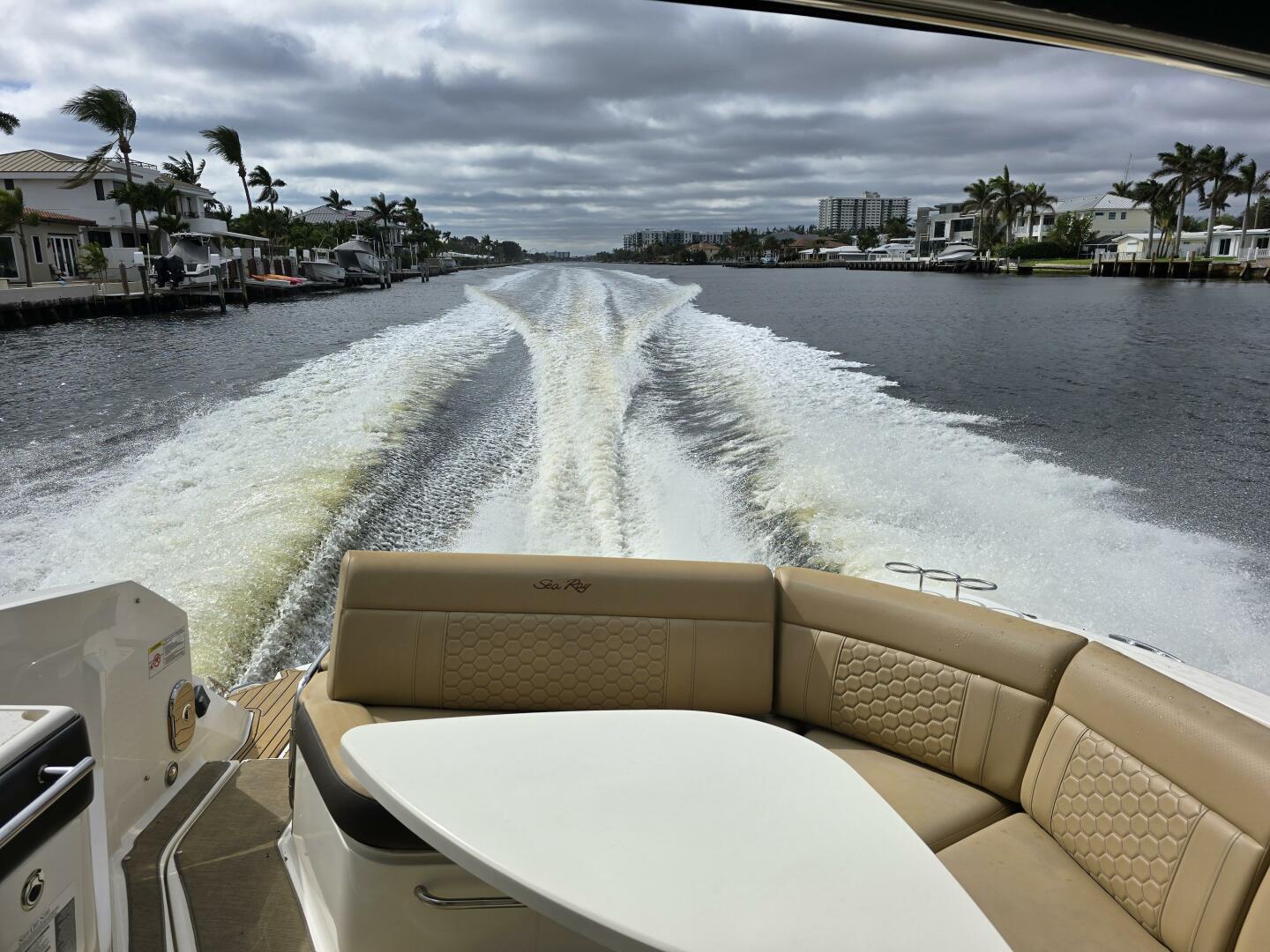 32ft Sea Ray Yacht For Sale
