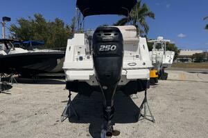 26ft Glastron Yacht For Sale