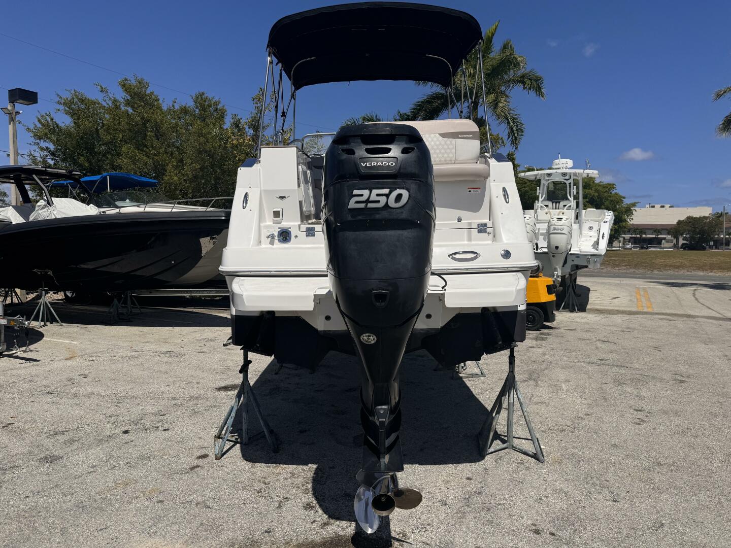 26ft Glastron Yacht For Sale