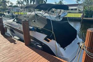 26ft Glastron Yacht For Sale