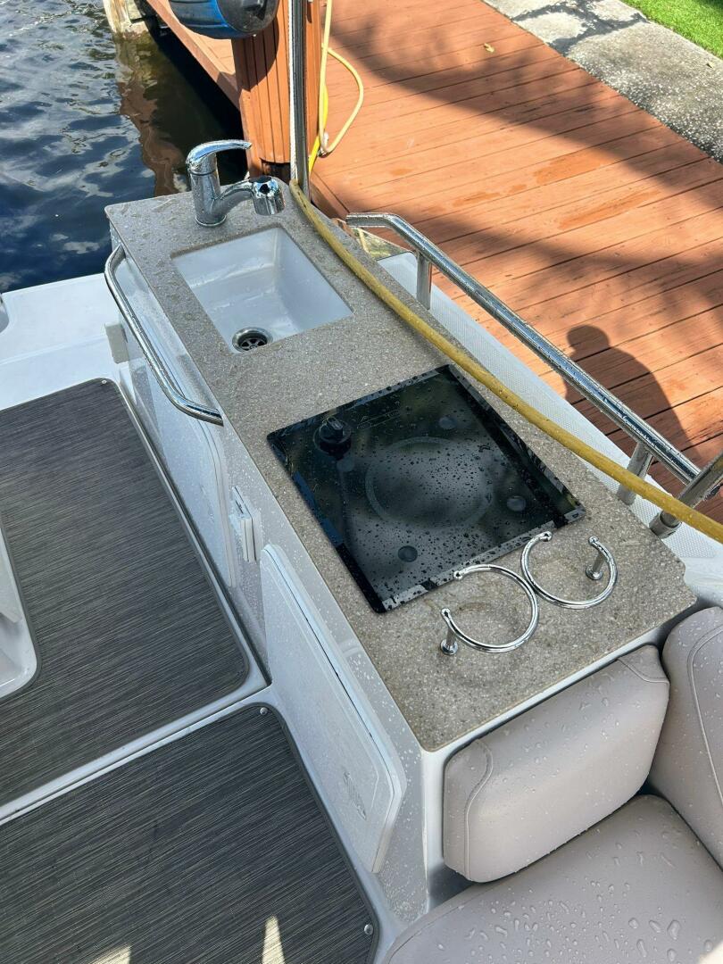 26ft Glastron Yacht For Sale