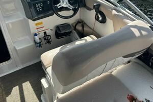 26ft Glastron Yacht For Sale