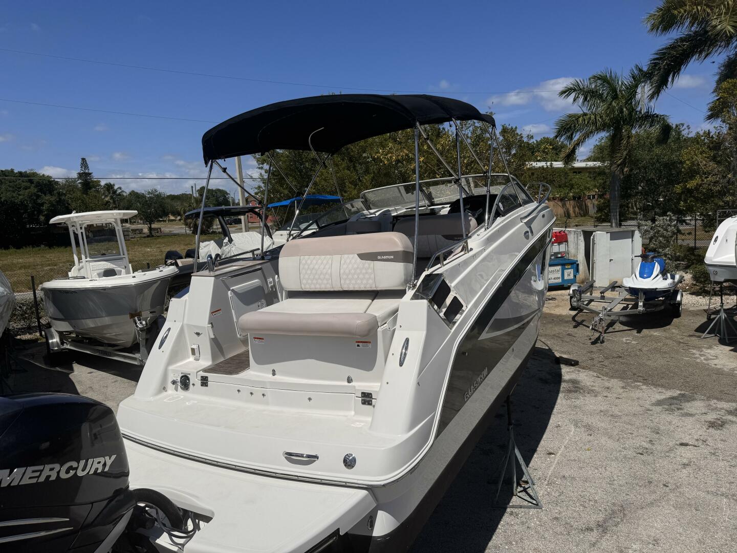 26ft Glastron Yacht For Sale