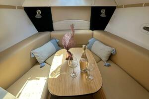 26ft Glastron Yacht For Sale