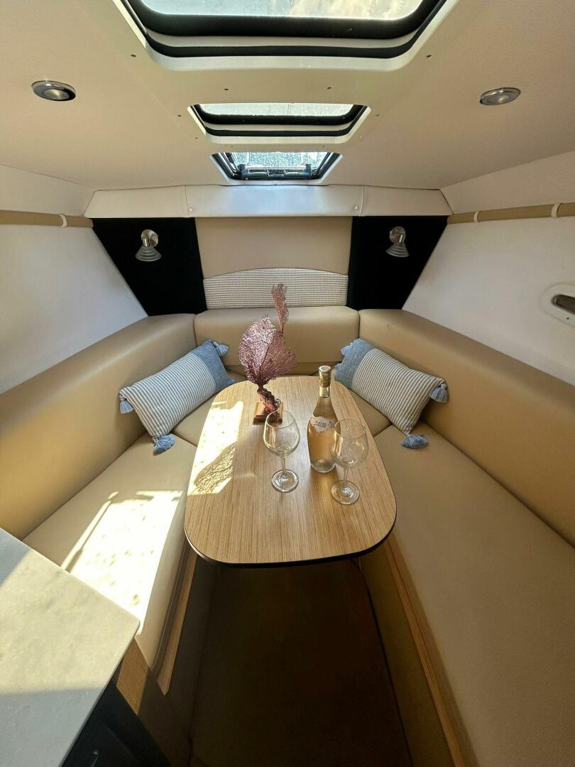 26ft Glastron Yacht For Sale
