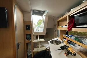 26ft Glastron Yacht For Sale