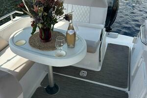 26ft Glastron Yacht For Sale