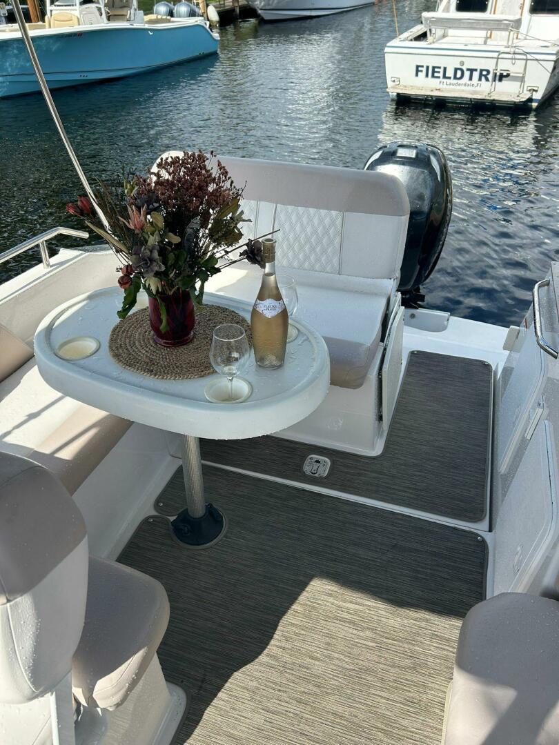 26ft Glastron Yacht For Sale
