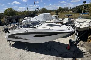 26ft Glastron Yacht For Sale