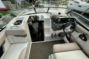 26ft Glastron Yacht For Sale
