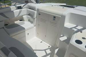 32ft Boston Whaler Yacht For Sale