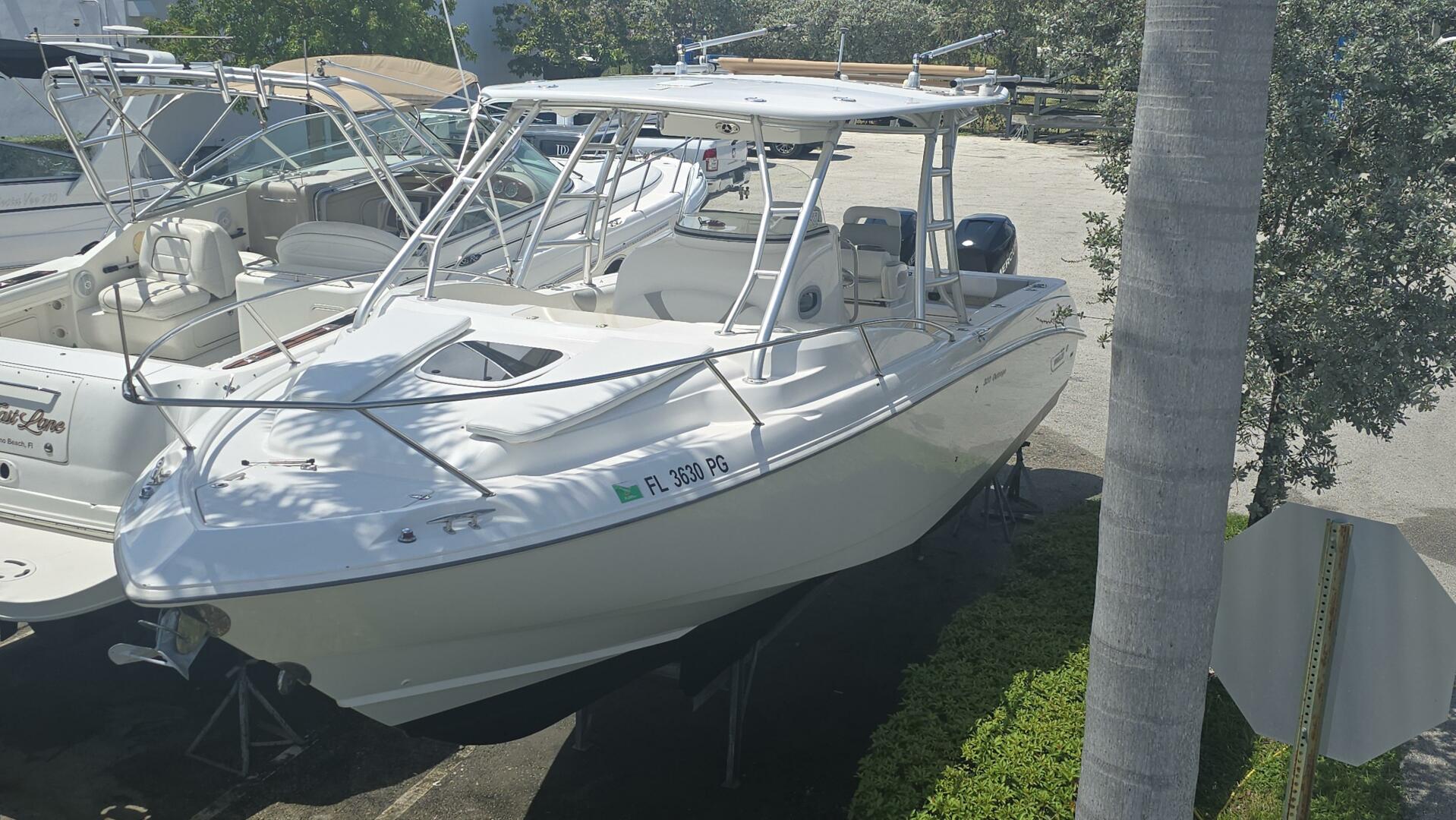 32ft Boston Whaler Yacht For Sale
