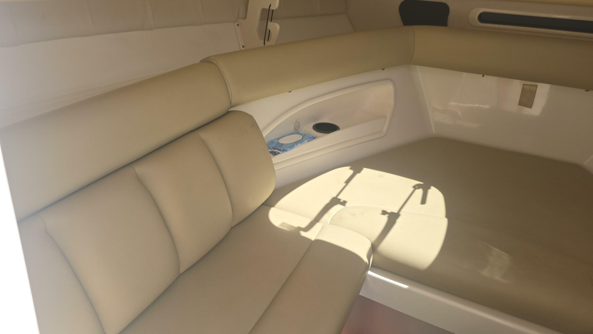 32ft Boston Whaler Yacht For Sale