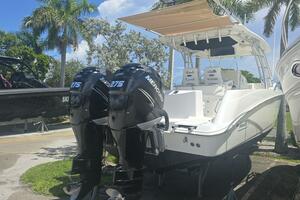 32ft Boston Whaler Yacht For Sale