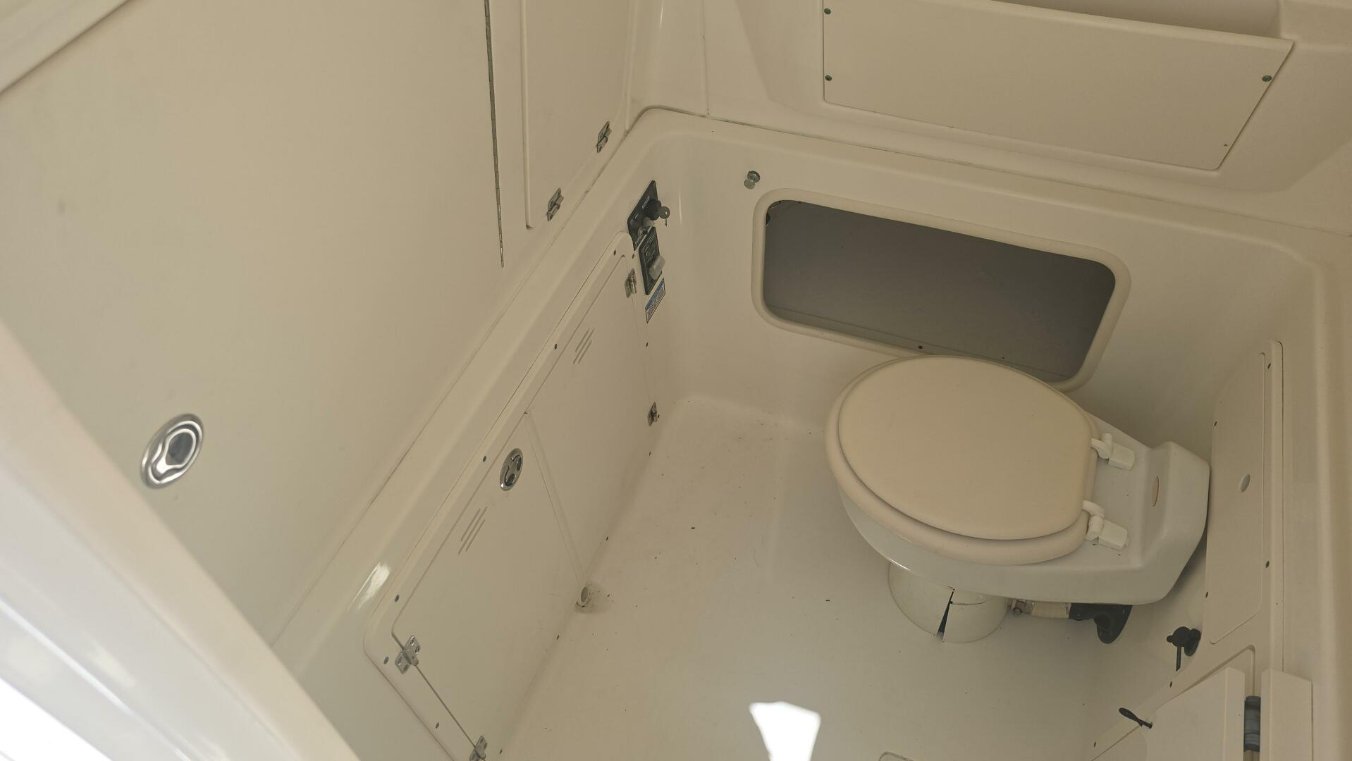 32ft Boston Whaler Yacht For Sale