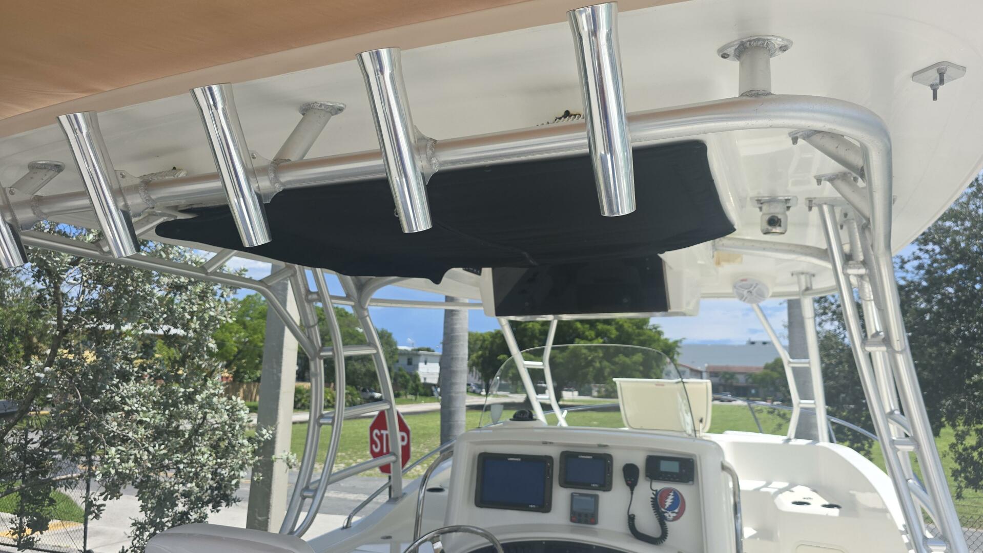 32ft Boston Whaler Yacht For Sale
