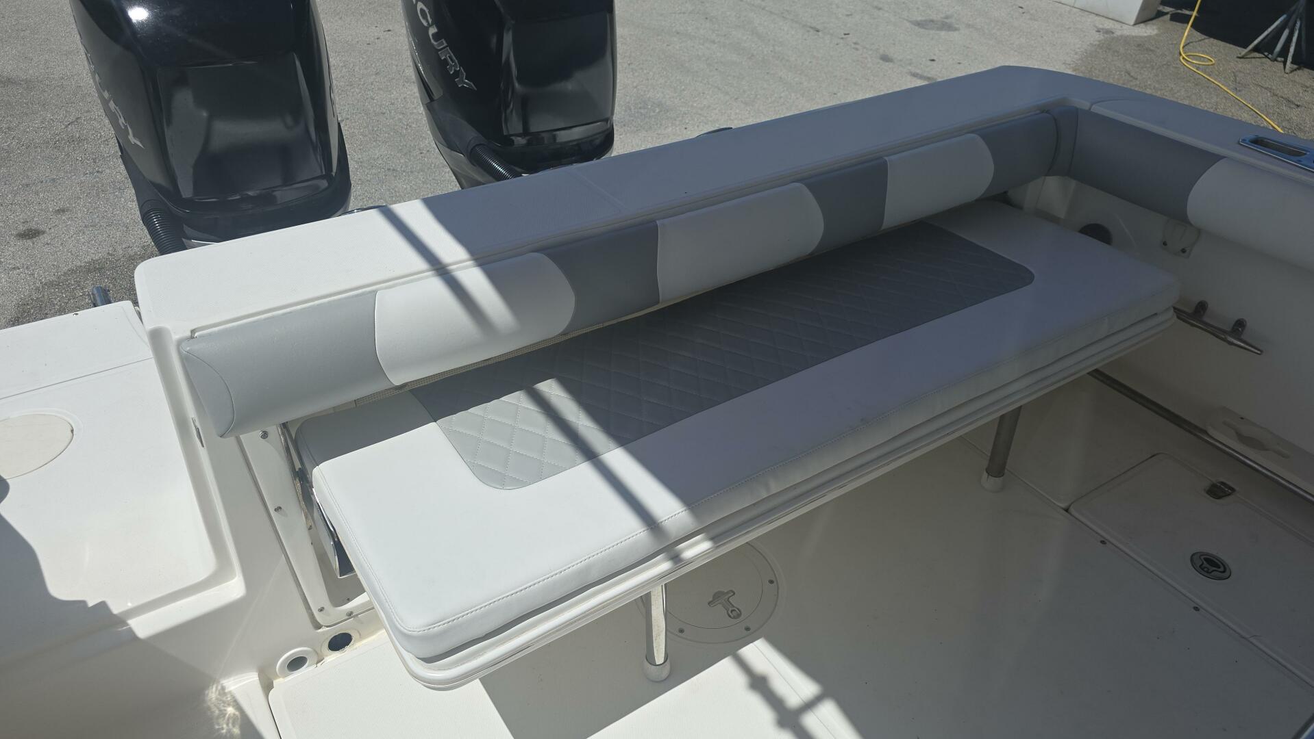 32ft Boston Whaler Yacht For Sale