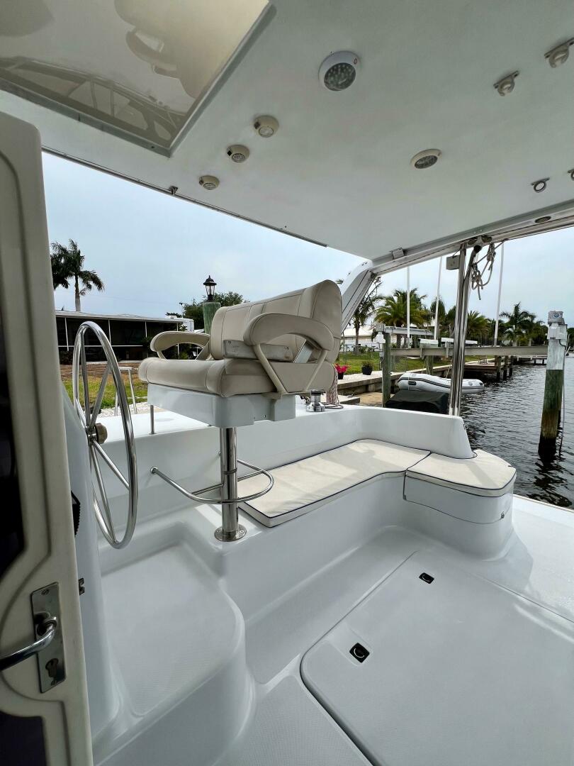 SMOKE AND ROSES 47ft Leopard Yacht For Sale
