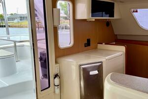 SMOKE AND ROSES 47ft Leopard Yacht For Sale