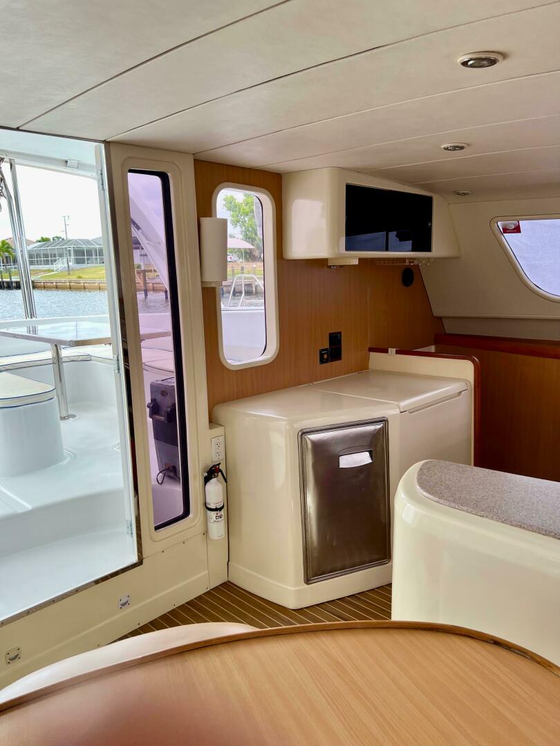 SMOKE AND ROSES 47ft Leopard Yacht For Sale