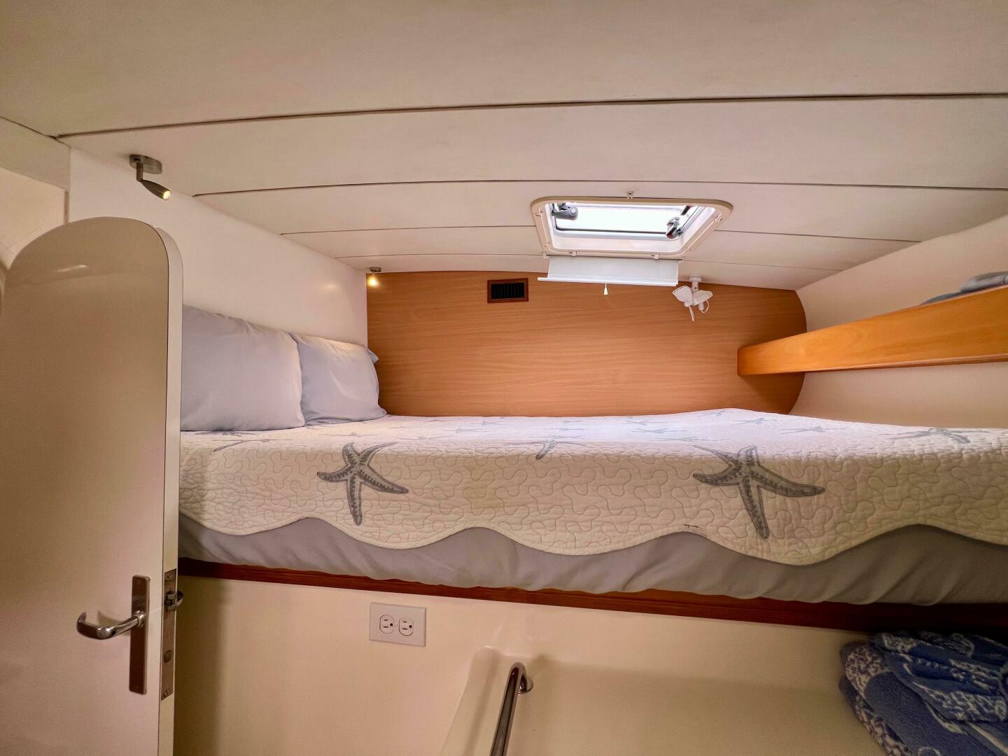 SMOKE AND ROSES 47ft Leopard Yacht For Sale