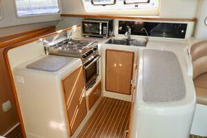 SMOKE AND ROSES 47ft Leopard Yacht For Sale
