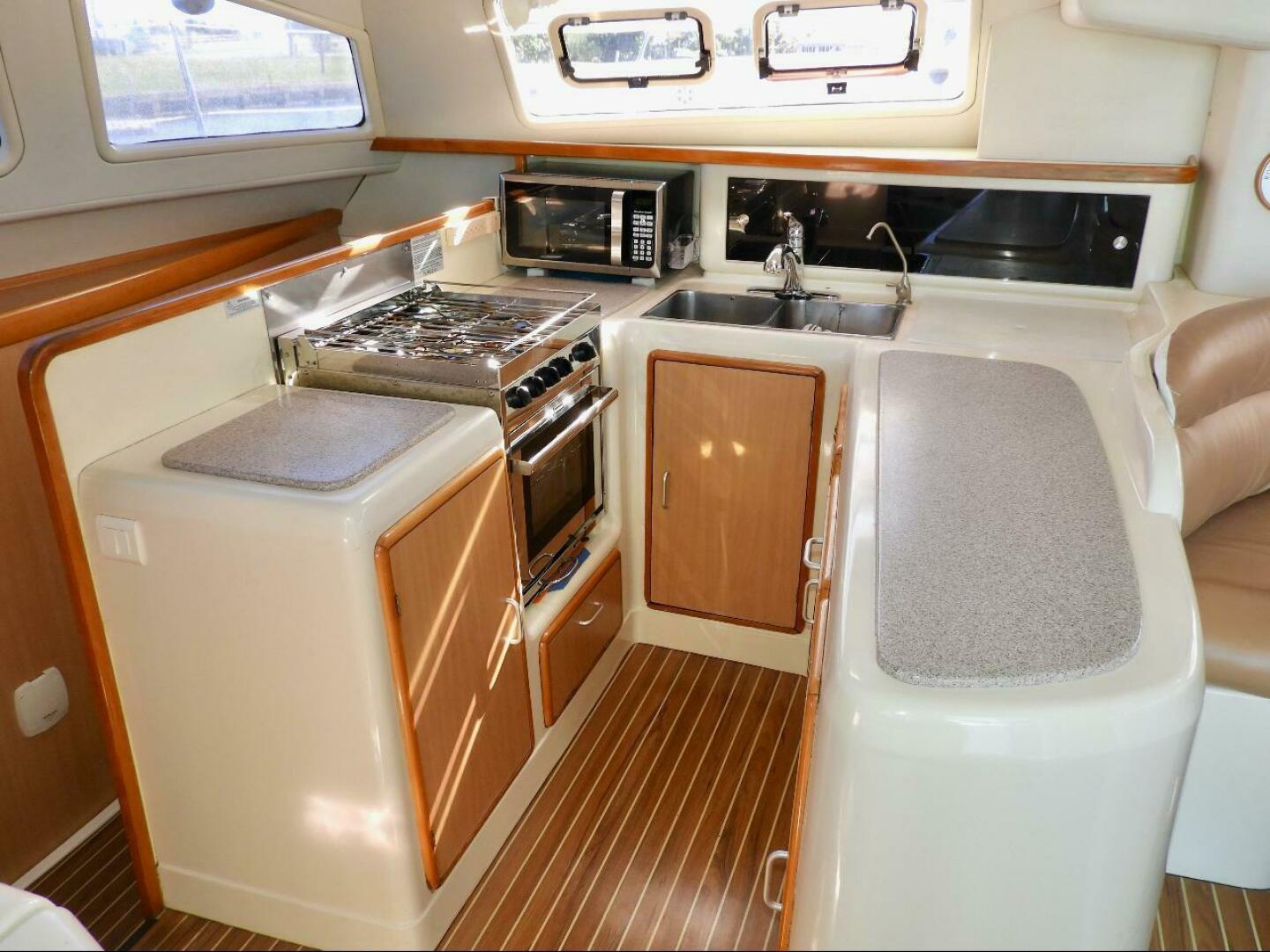 SMOKE AND ROSES 47ft Leopard Yacht For Sale