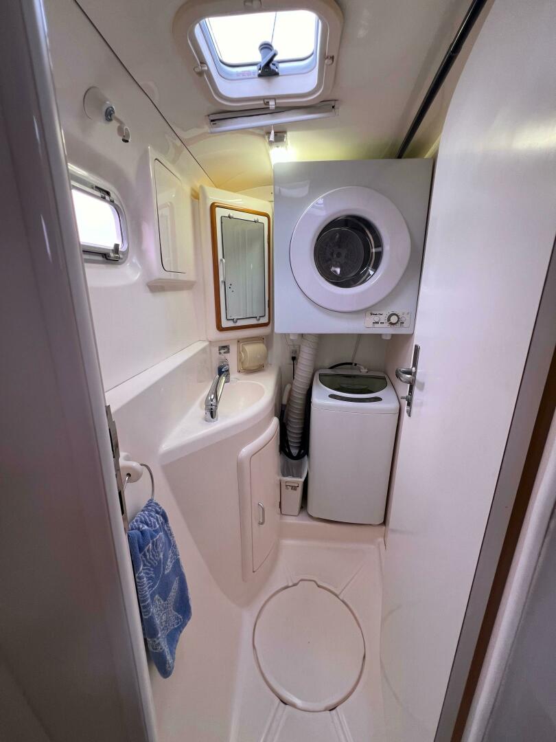 SMOKE AND ROSES 47ft Leopard Yacht For Sale