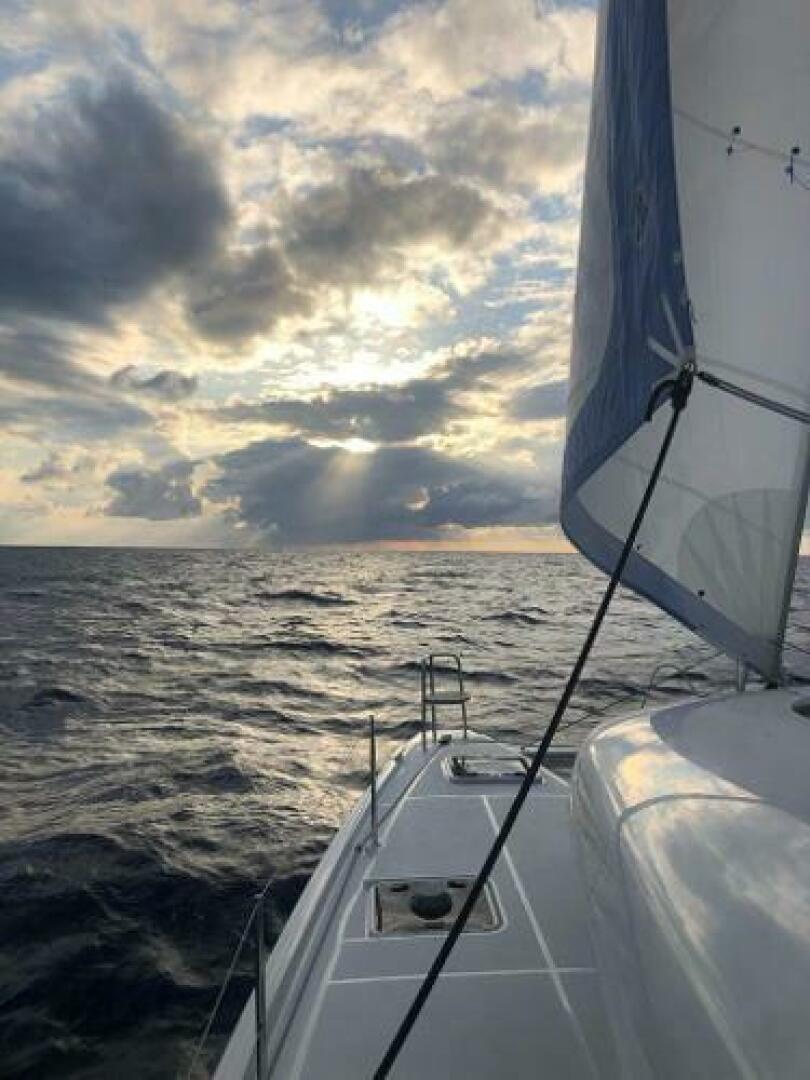 42ft Lagoon Yacht For Sale