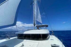42ft Lagoon Yacht For Sale