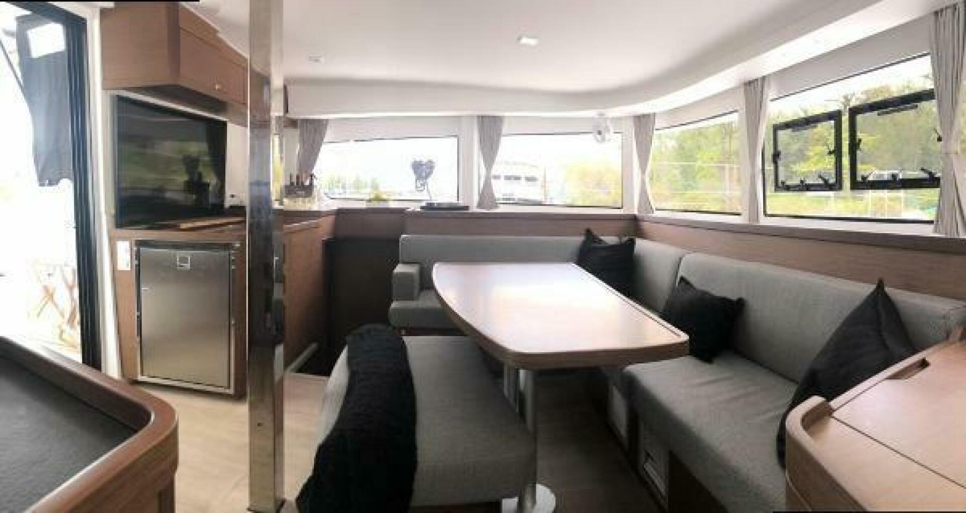 42ft Lagoon Yacht For Sale